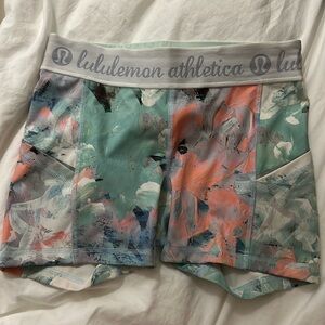 Rare Lululemon shorts size 6 blush illusion
